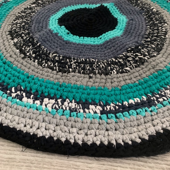 Round Rug. NWOT - Picture 5 of 8